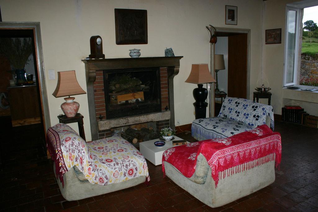 Bed and Breakfast Domaine De Clermont La Roche-en-Brenil Exterior foto