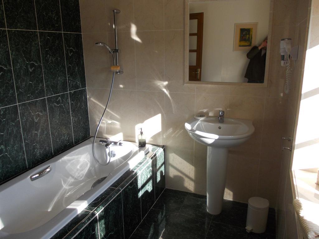 Bed and Breakfast Domaine De Clermont La Roche-en-Brenil Exterior foto